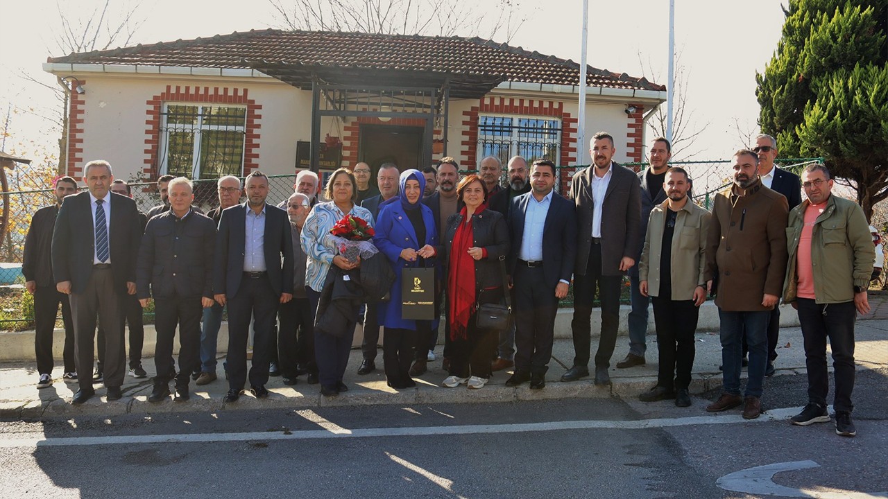 İzmit Belediyesi mahalle ziyaretlerine devam ediyor