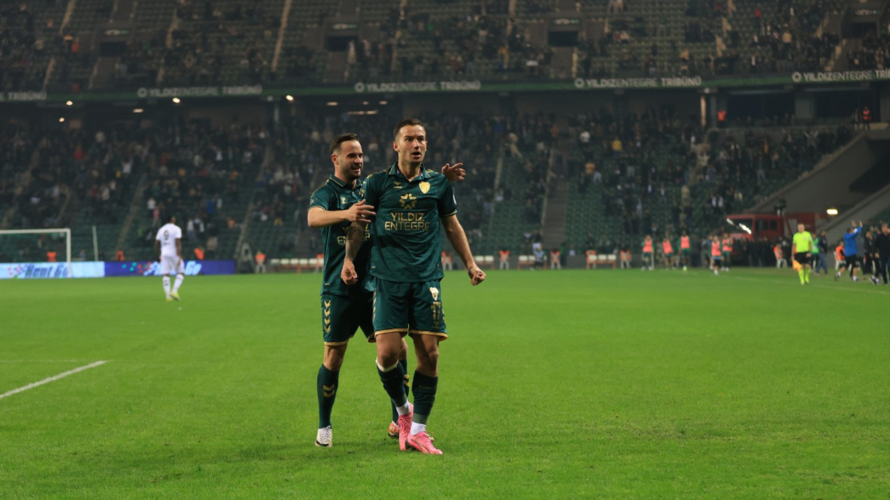 Kocaelispor, Bandırma maçında Zümrüt formayı giyecek