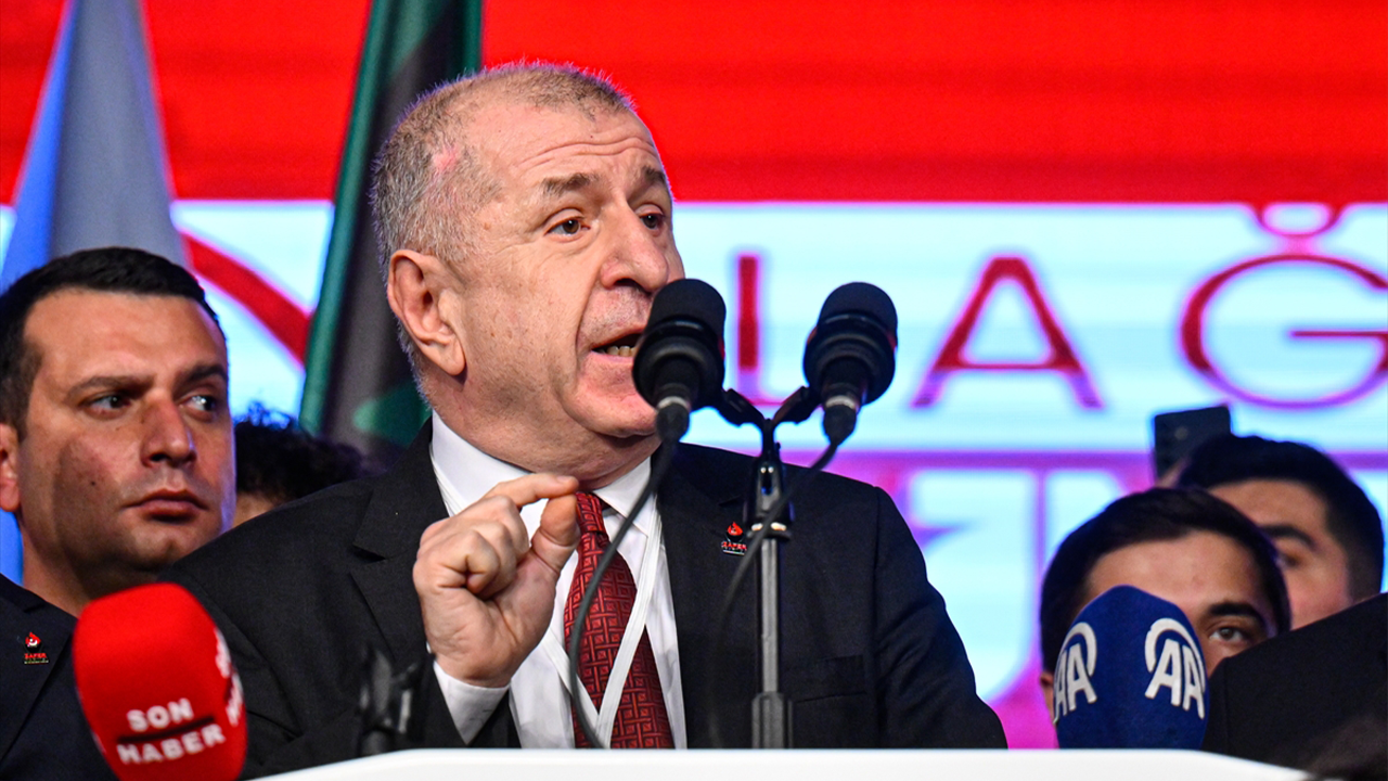 Ümit Özdağ, Zafer Partisi'nin 2. Olağan Büyük Kongresi'nde Genel Başkanlığa yeniden seçildi