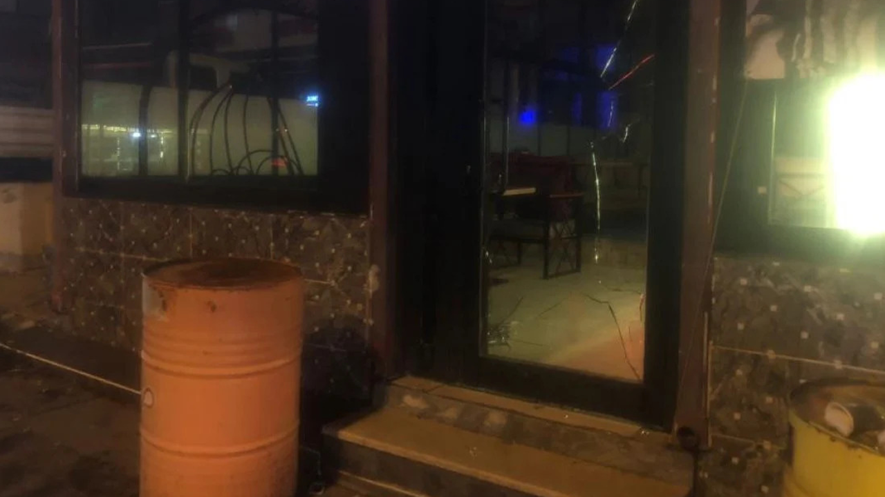 Ankara'da kafede kız grupları arasında kavga çıktı!