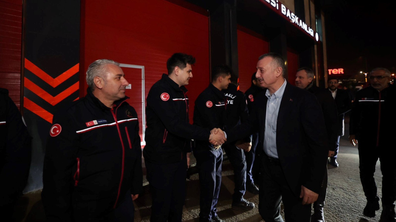 Tahir Büyükakın, itfaiye teşkilatının yeni yılını kutladı