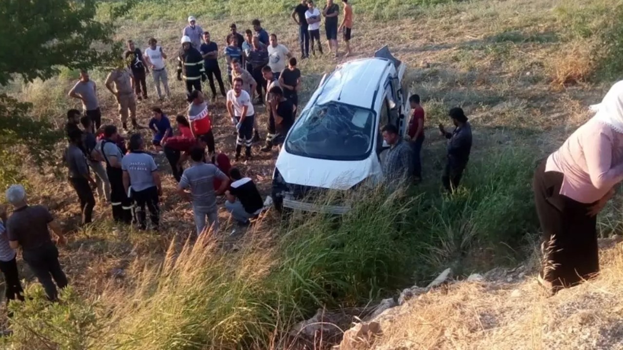 Hatay'da trafik faciası: Ölü ve yaralılar var!