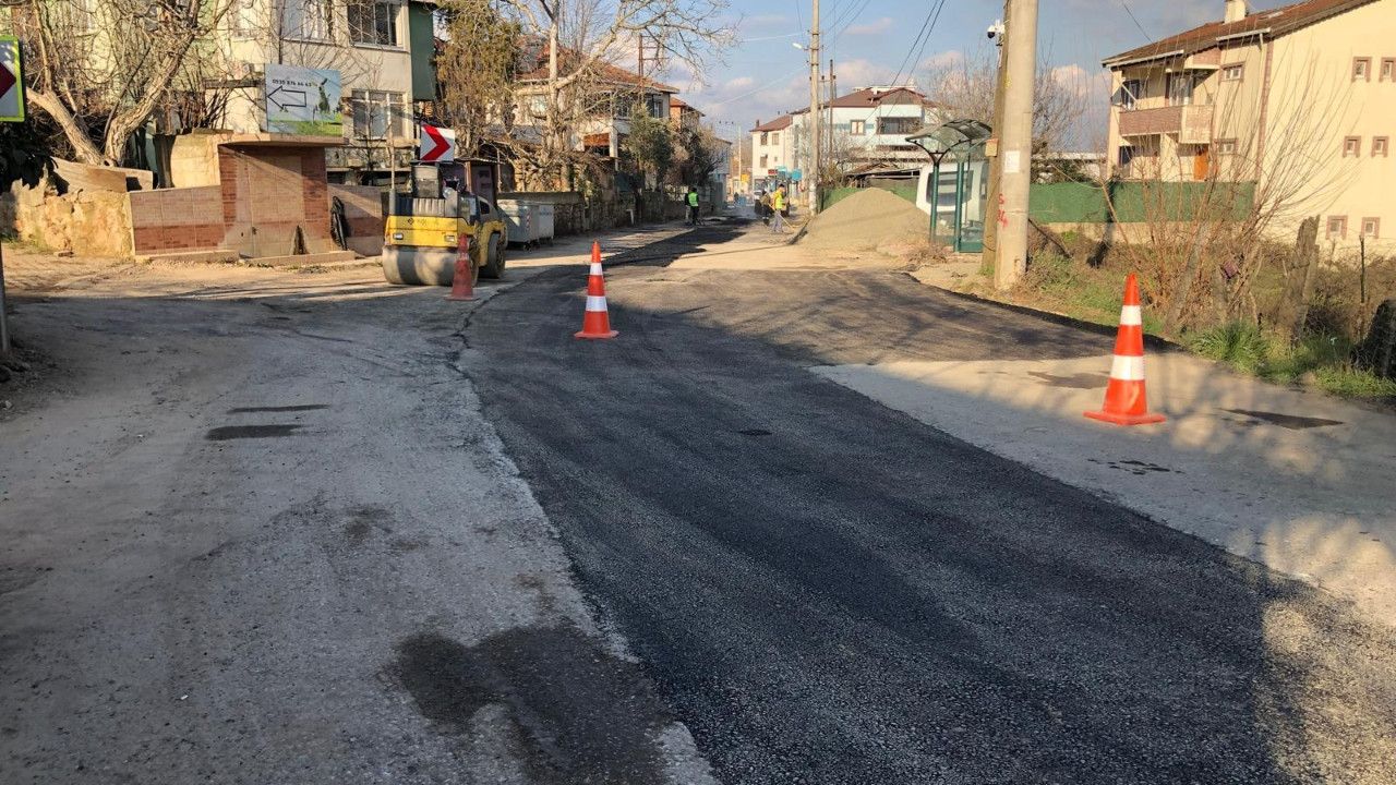 Kocaeli Büyükşehir Belediyesi'nden Gebze Cumaköy’de yol onarımı