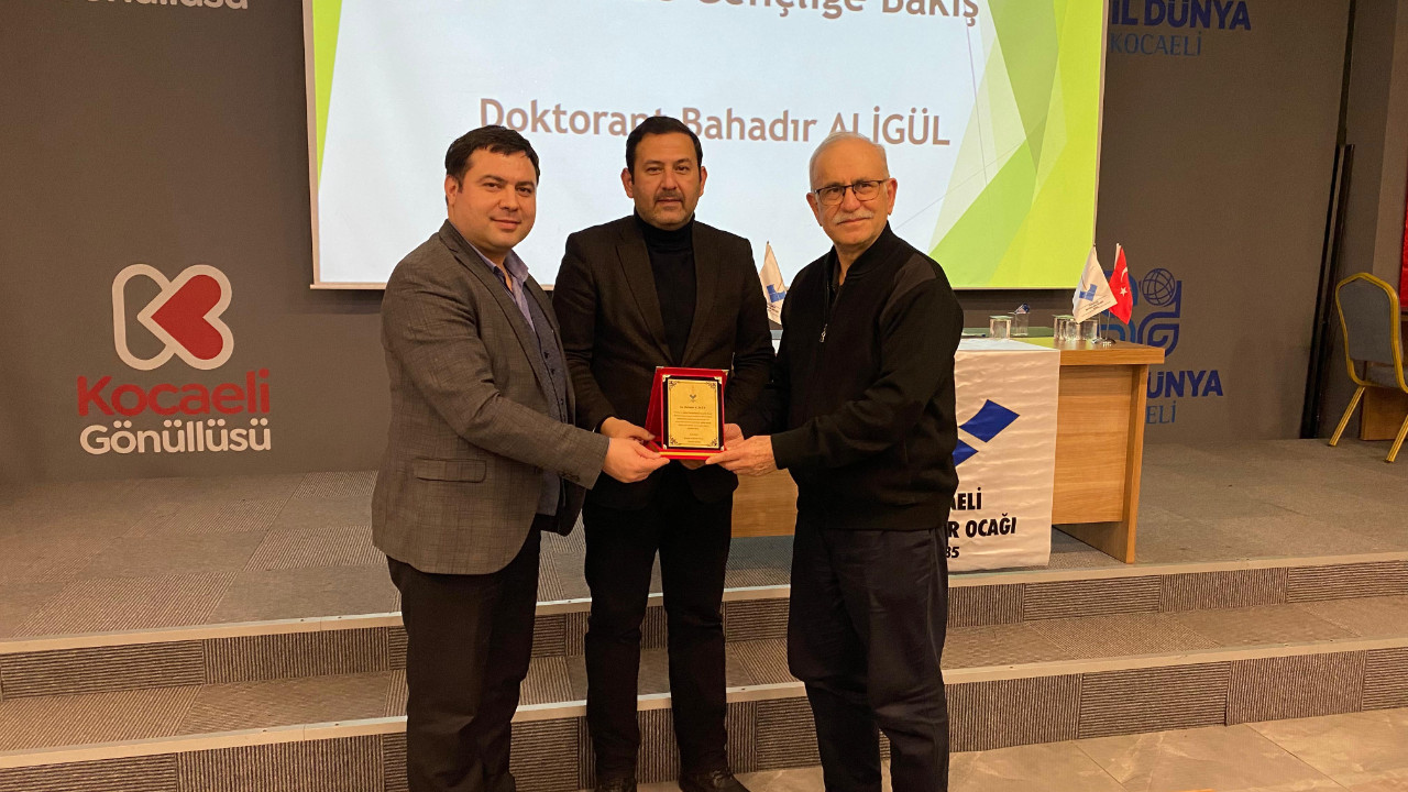 Kocaeli Aydınlar Ocağı’nın 40. yılında Bahadır Aligül konferans verdi
