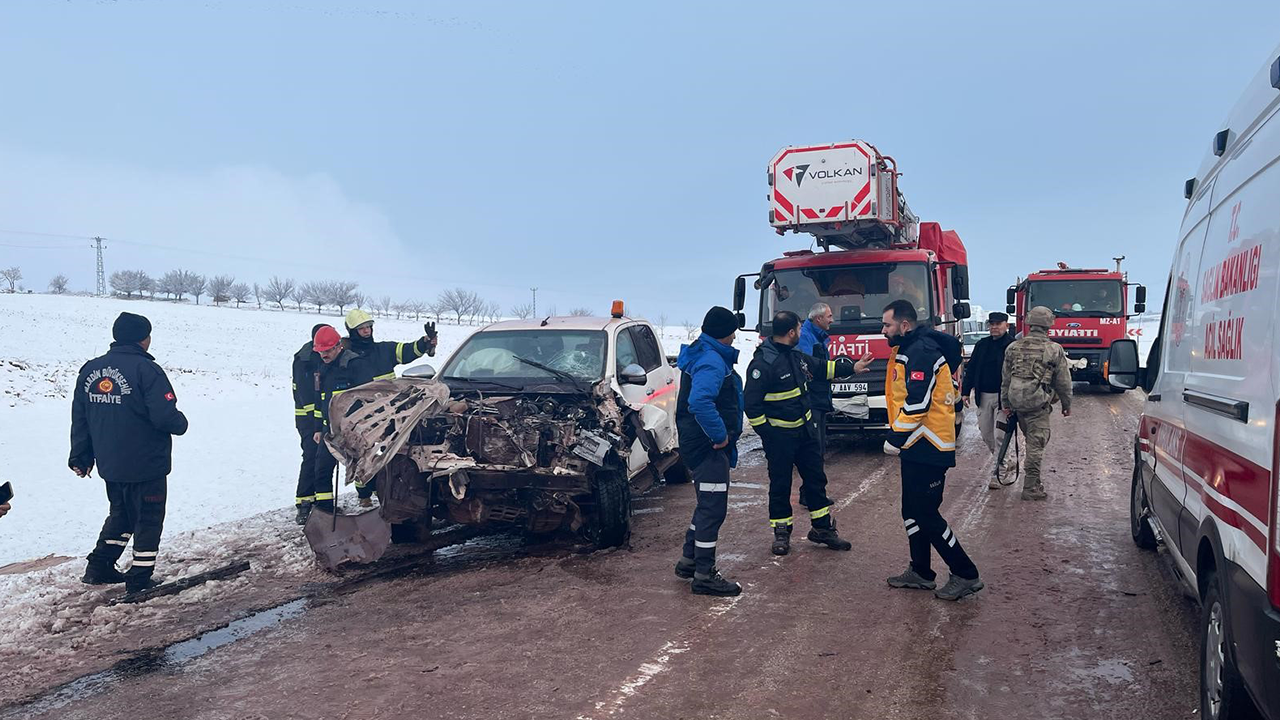 Mardin'de facia: Servis minibüsü kazaya karıştı, onlarca yaralı var!