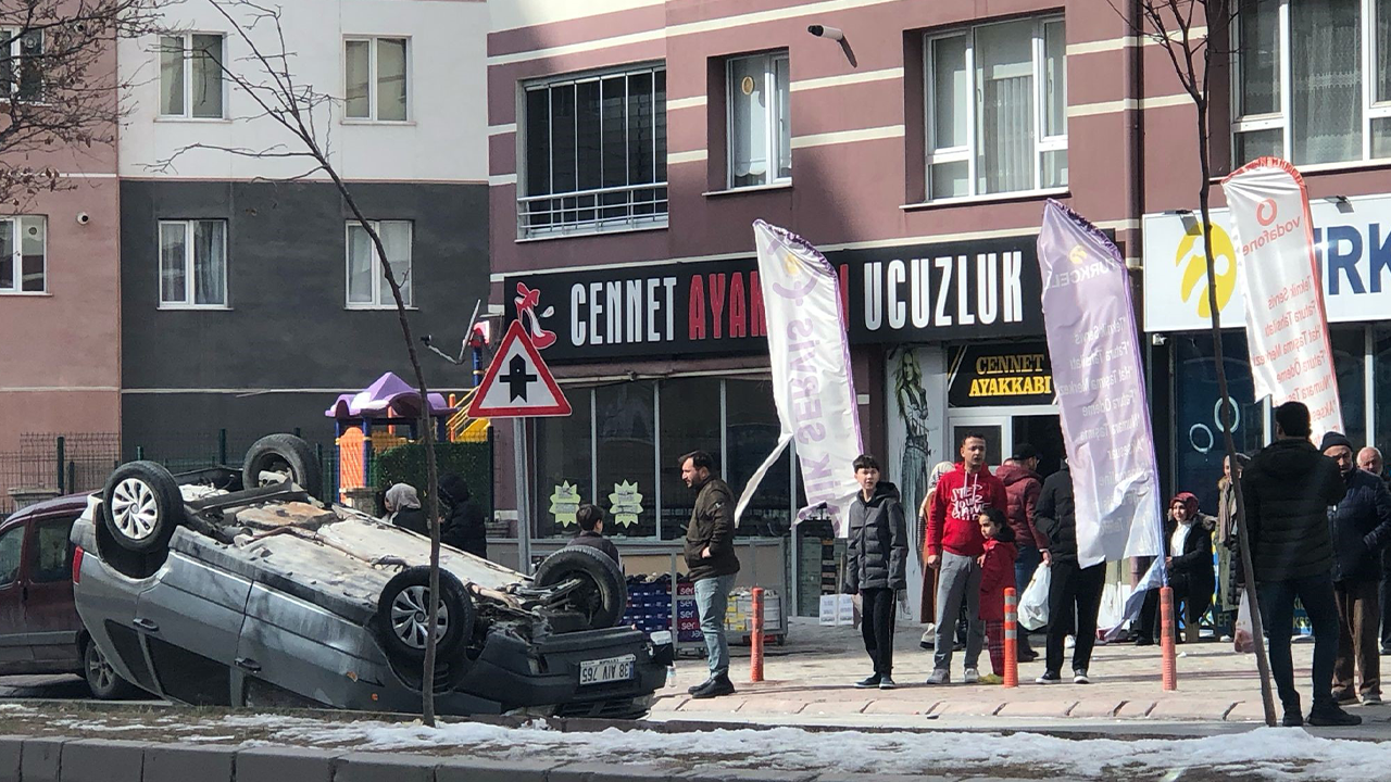Kayseri'de facia: Otomobil takla attı!