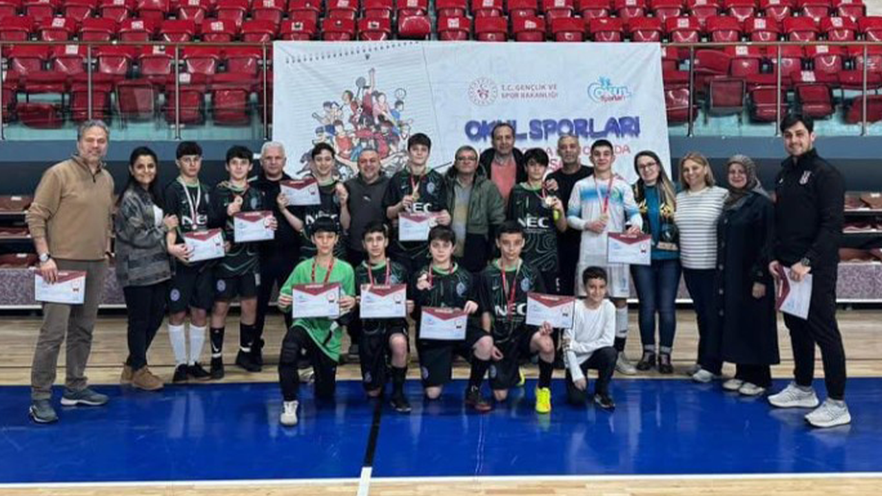 Petkim Ortaokulu, yarı final biletini kaptı