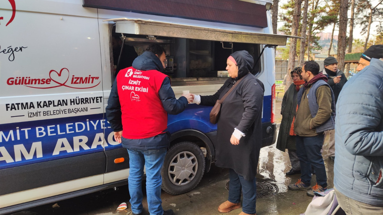 İzmit Belediyesinden vatandaşın içini ısıtan ikram