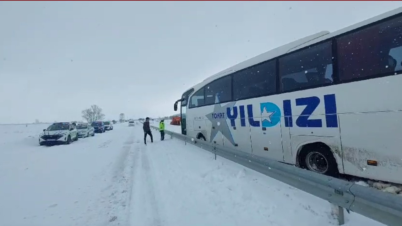 Kar yağışı kazaları da beraberinde getirdi!