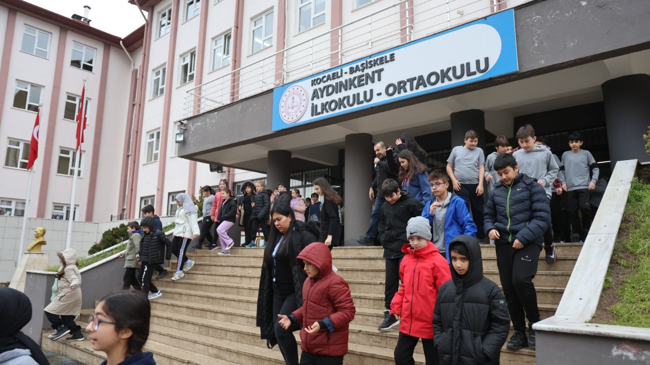 Başiskele'de öğrenciler afetlere karşı deneyim kazandı!