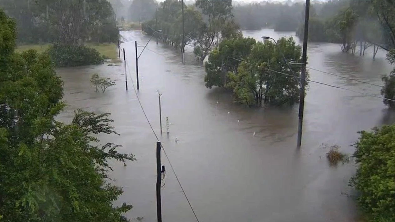 Avustralya'yı Alfred Siklonu vurdu! Sel uyarısı yapıldı