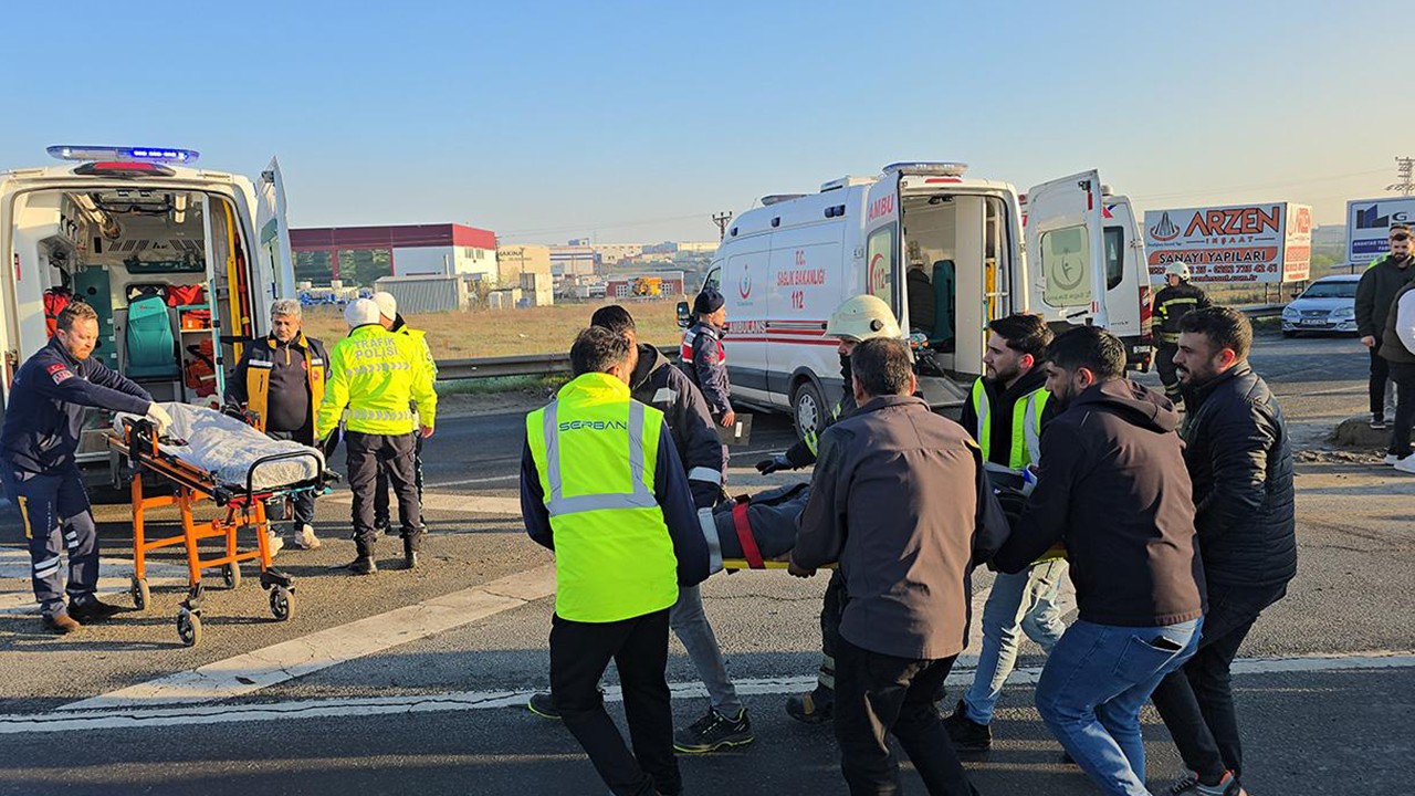 Tekirdağ'da korku dolu anlar: İşçi servisleri çarpıştı, onlarca yaralı var!