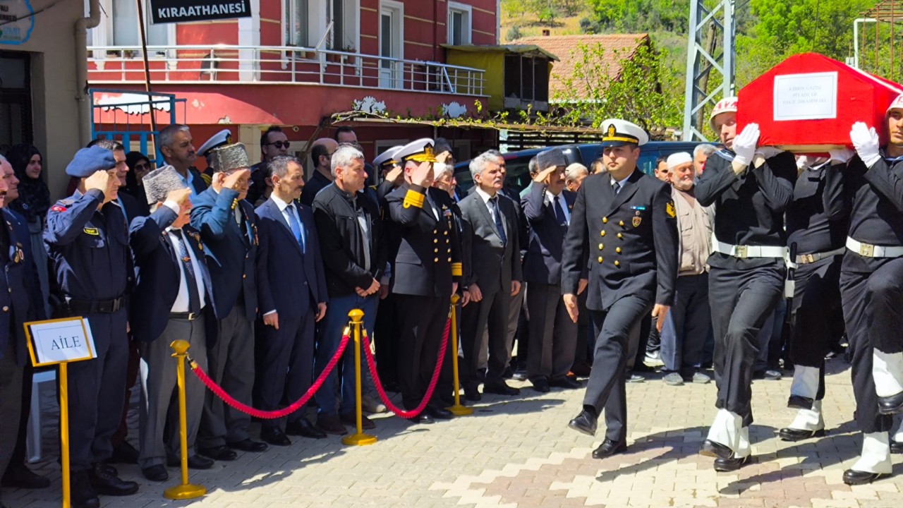 İlhami Aktaş, Kıbrıs Gazisi Halil İbrahim Sel’in cenaze törenine katıldı