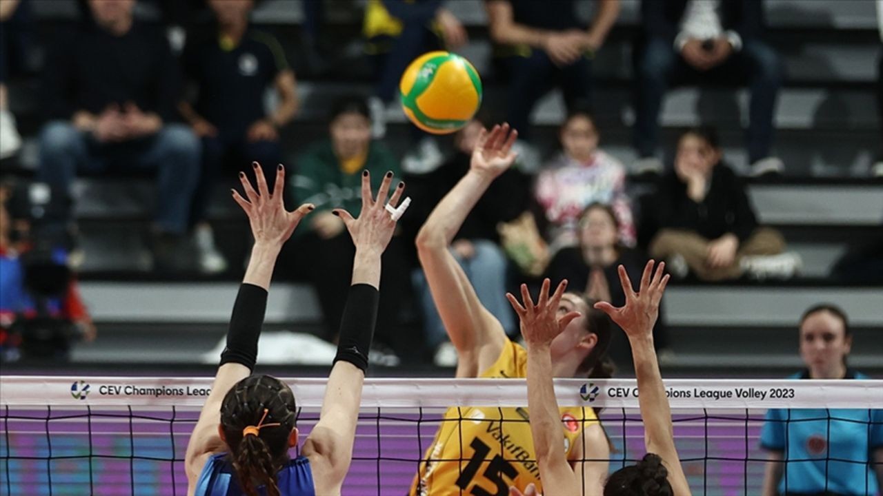 17 Nisan Vodafone Sultanlar Ligi Vakıfbank - Fenerbahçe Medicana Voleybol Maçı Hangi Kanaldan