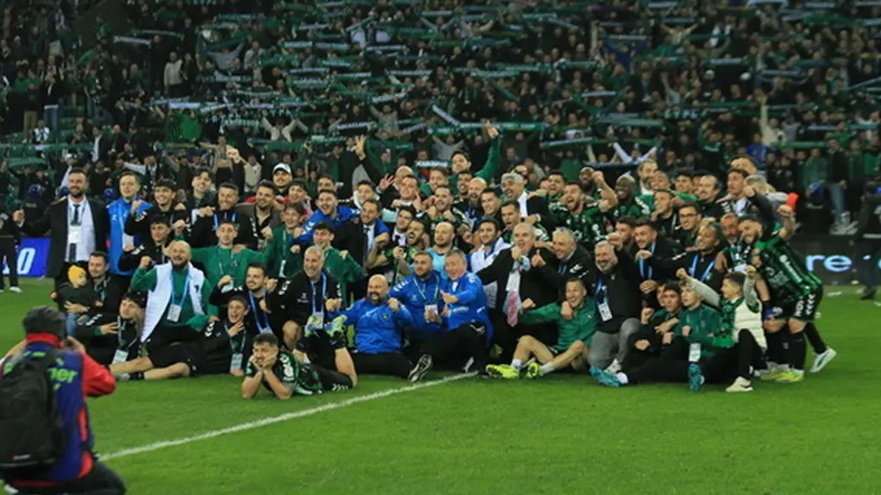 AK Partili vekiller Kocaelispor'u böyle tebrik etti
