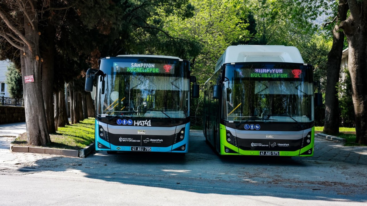Otobüs ve tramvaylara “Şampiyon Kocaelispor” yazıldı!