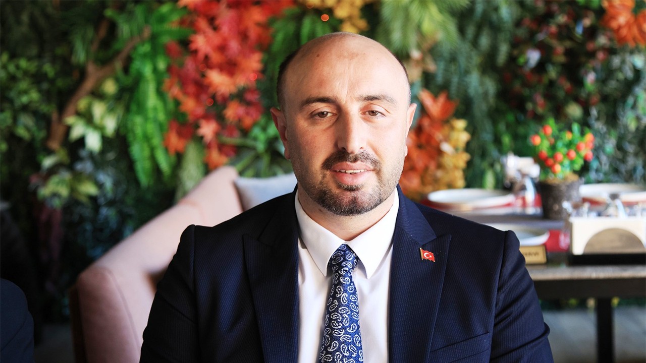 Mevlüt Ağra resmi başvuruyu yapıyor