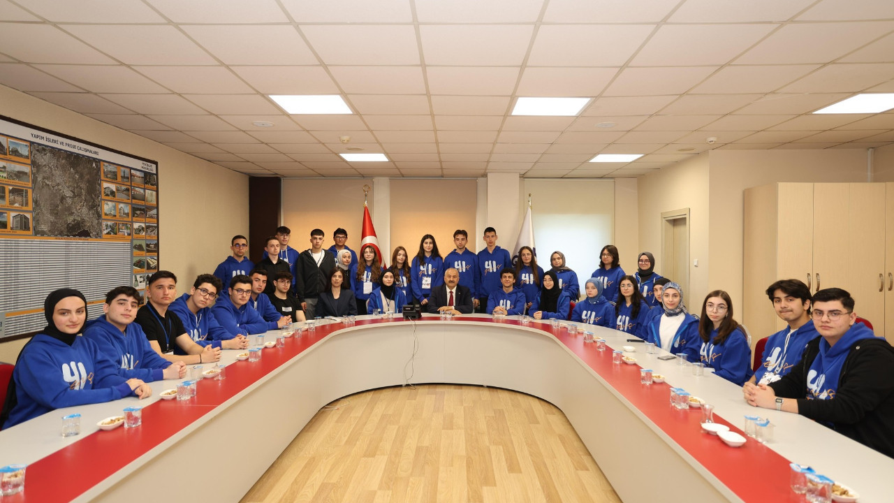 41 Genç’in başarılı öğrencileri Zinnur Büyükgöz’e konuk oldu