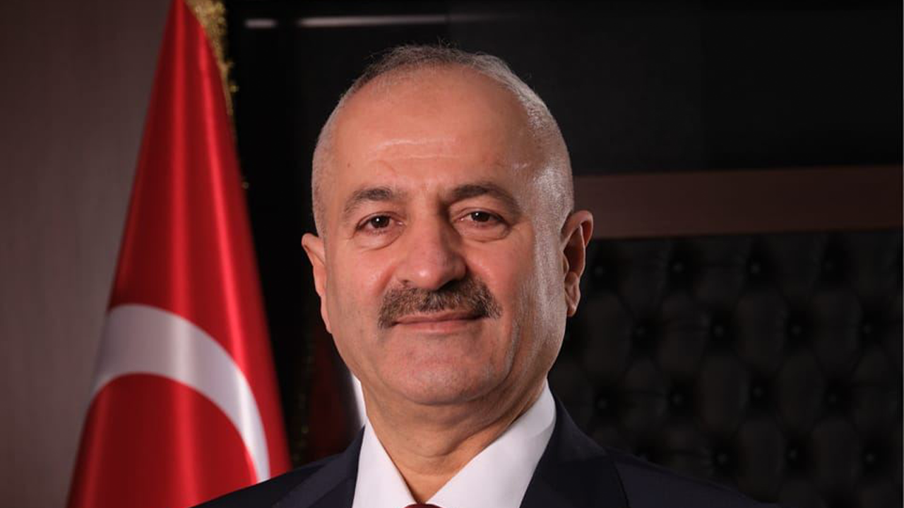 Gebze Belediye Başkanı Zinnur Büyükgöz'den 23 Nisan mesajı