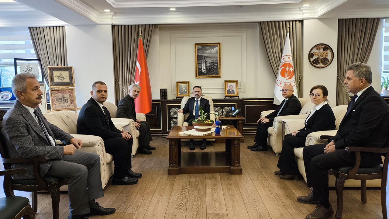 İlhami Aktaş, İzmit Kaymakamı Yusuf Ziya Çelikkaya’yı ziyaret etti