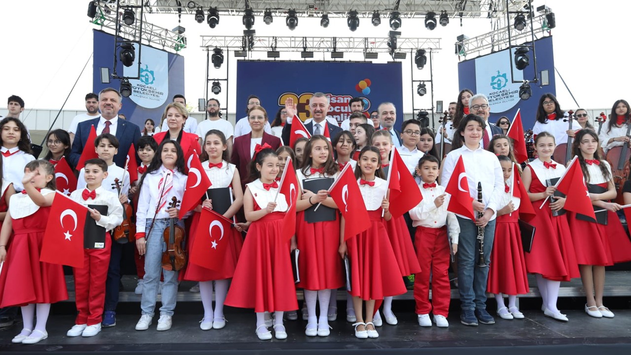23 Nisan Korteji, rengarenk anlara ev sahipliğinde bulundu!