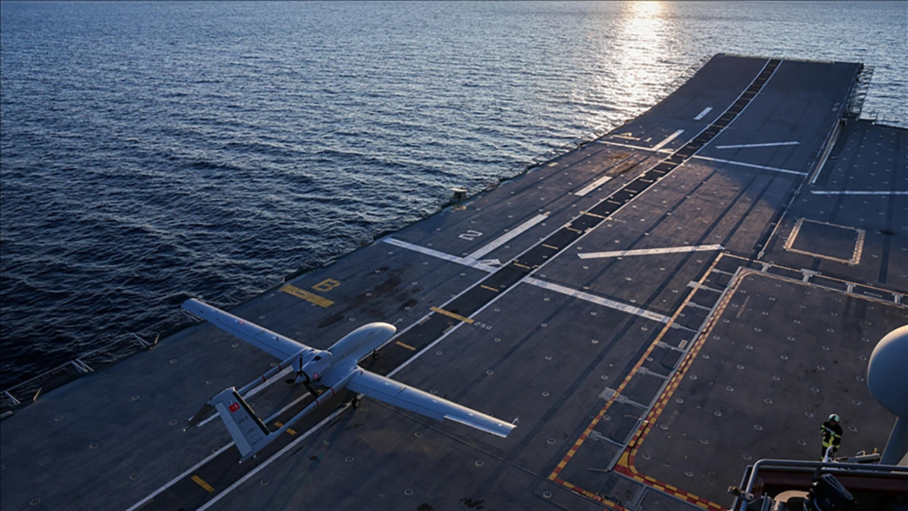 Bayraktar TB3 ve TCG Anadolu işbirliği tarih yazıyor!