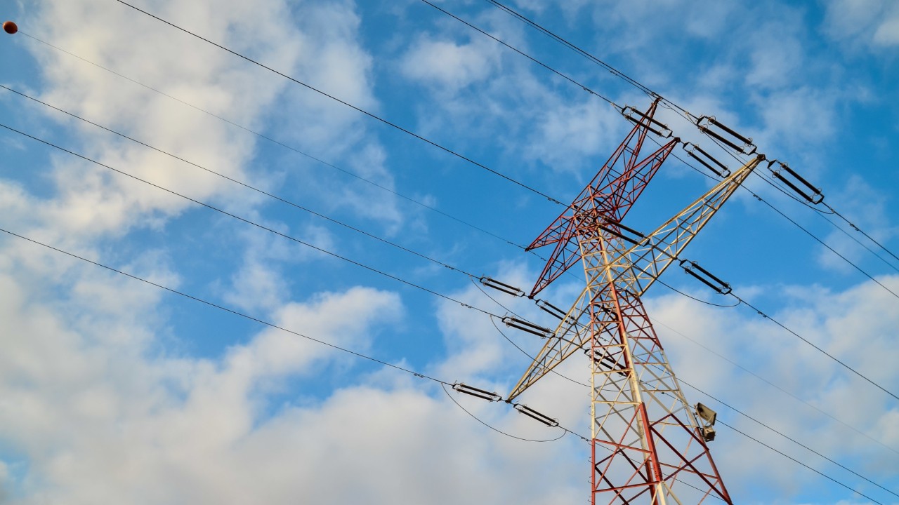 Elektrik kesintisinin ardından OHAL ilan edildi