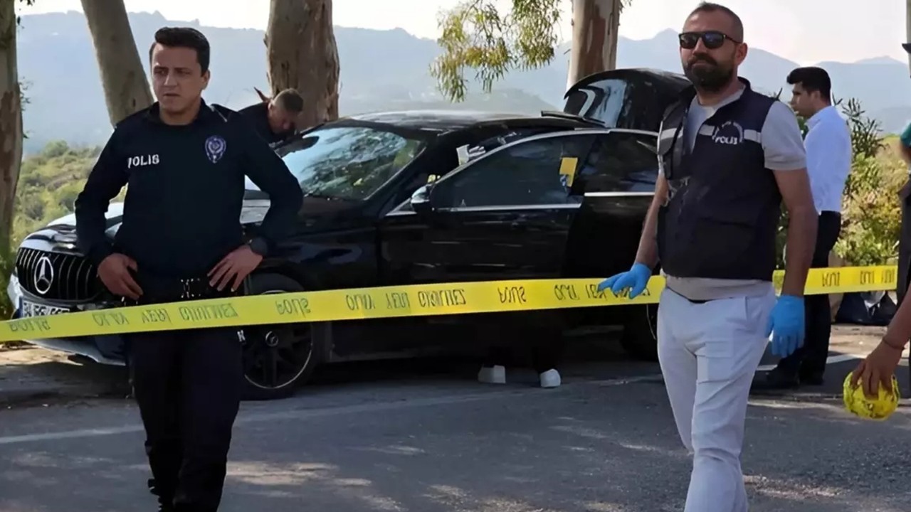 Bunalıma giren müteahhit, lüks otomobilinde intihar etti