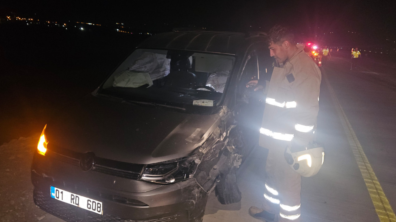 Cizre'de hafif ticari araç ile otomobil çarpıştı: 6 yaralı