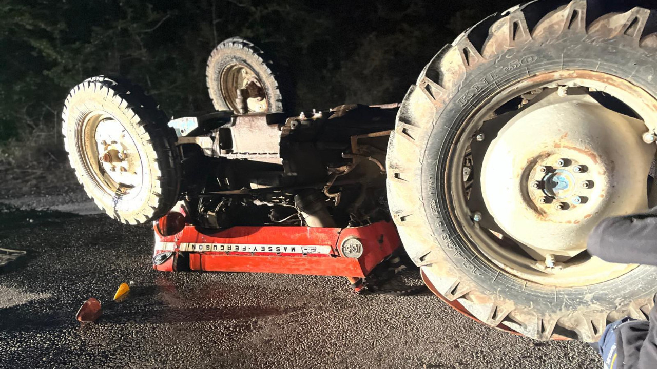 Devrilen traktörün altında kaldı... Hayatını kaybetti!