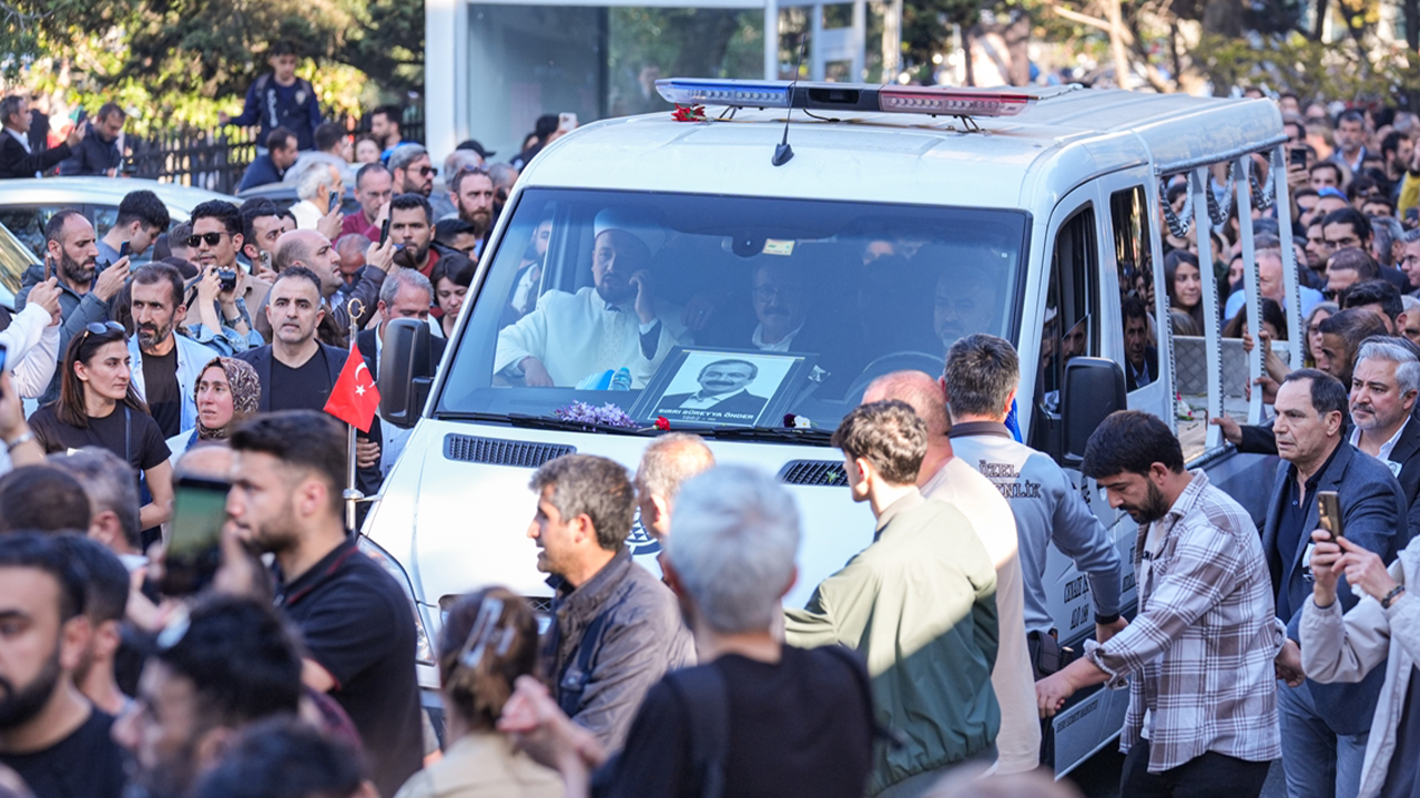 Sırrı Süreyya Önder, son yolculuğuna uğurlandı
