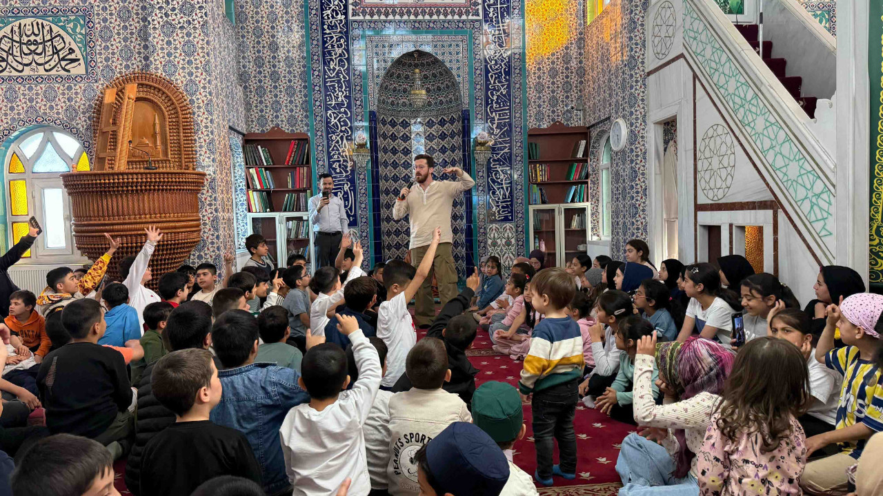 Sertaç Güngör, Kocaelili çocuklarla buluşmaya devam ediyor