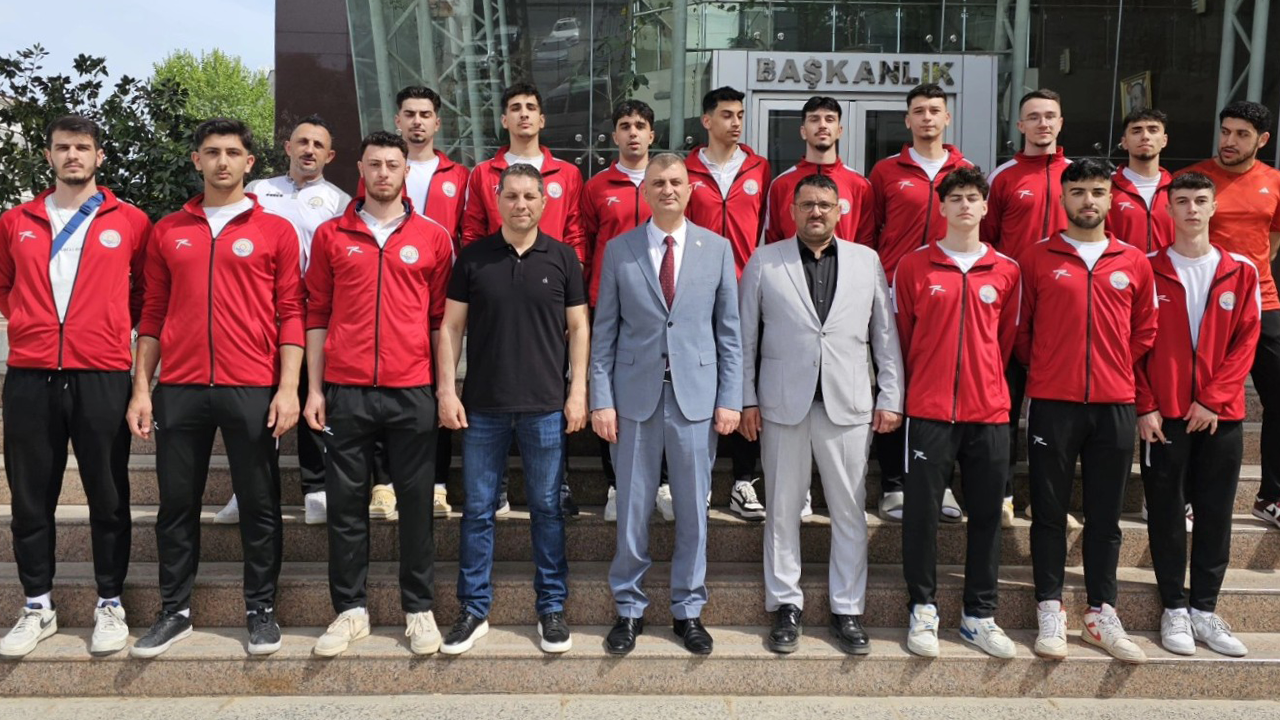 Gölcük Belediyespor Voleybol Takımı'nın hedefi: Türkiye Şampiyonası