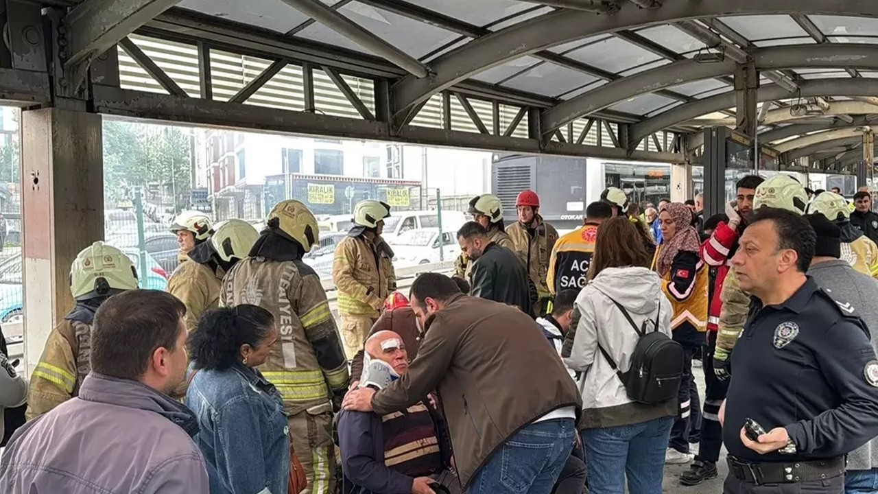 Metrobüse arkadan gelen metrobüs çarptı: 3'ü ağır 13 yaralı