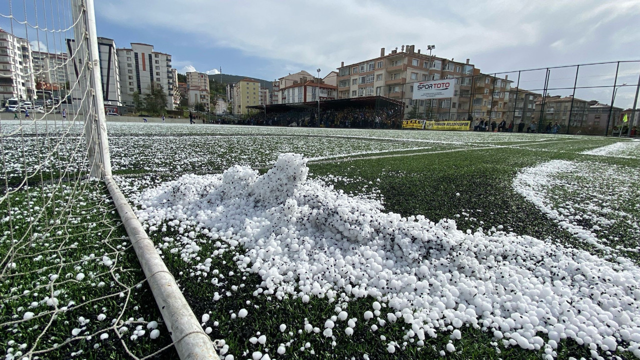 Ceviz büyüklüğünde dolu yağdı!