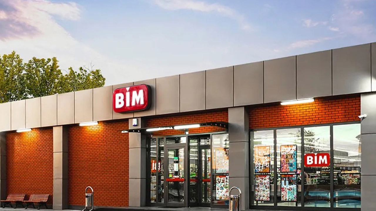 13 Mayıs Salı BİM Aktüel Ürünler Kataloğu Kendi Kendini Temizleyen Robot Geldi! BİM'den Ne Alınır?