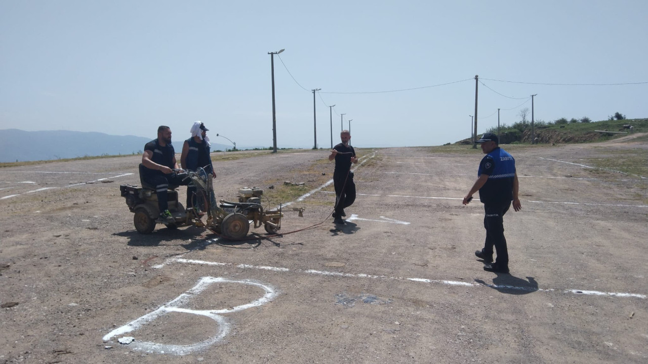 Körfez'de Kurban Bayramı öncesi kurban satış alanında çizgiler çekildi