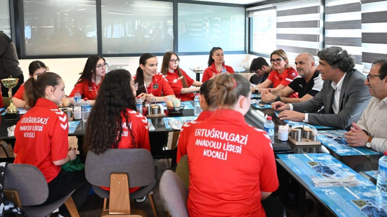 Harika çocuklar, Kocaman’ı ziyaret etti