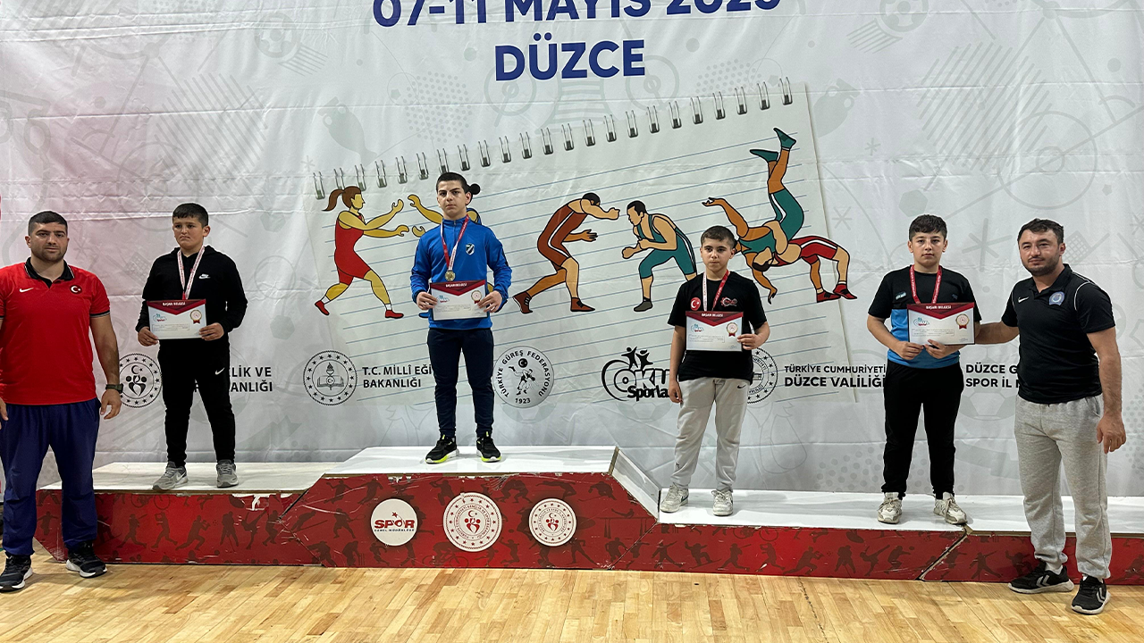 Kartepeli Güreşçi Erdem’den çok büyük başarı