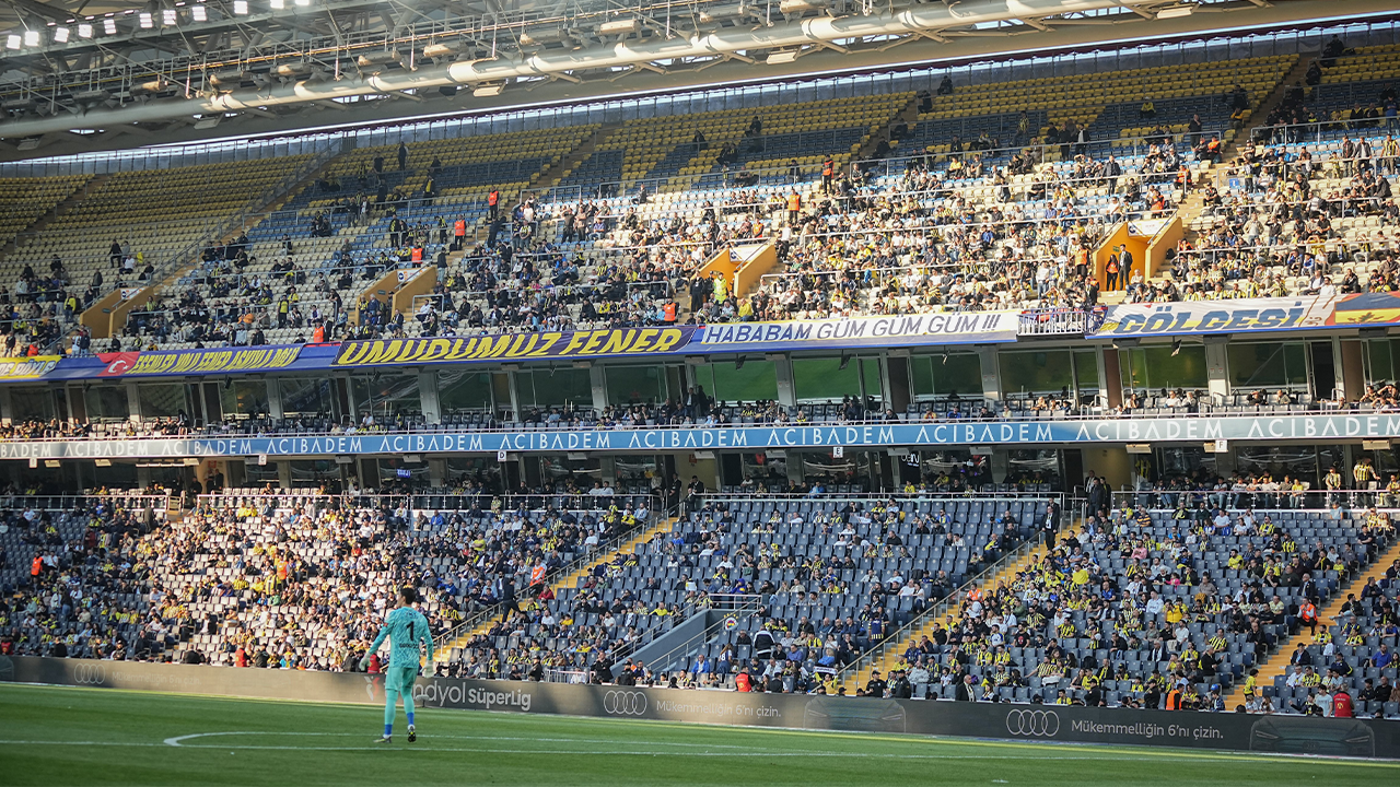 Taraftardan protesto... Kadıköy'de tribünler boş kaldı!
