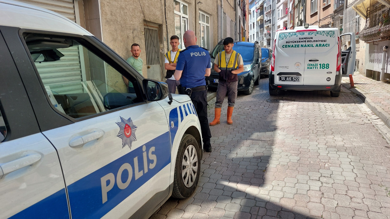 Acı olay! Apartmanda yayılan kokudan ortaya çıkı... Aylar önce hayatını kaybetmiş