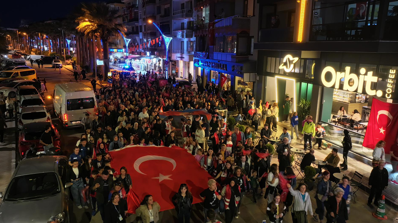 Karamürsel'de coşku eksik olmadı: Rengarenk 19 Mayıs kutlamaları!