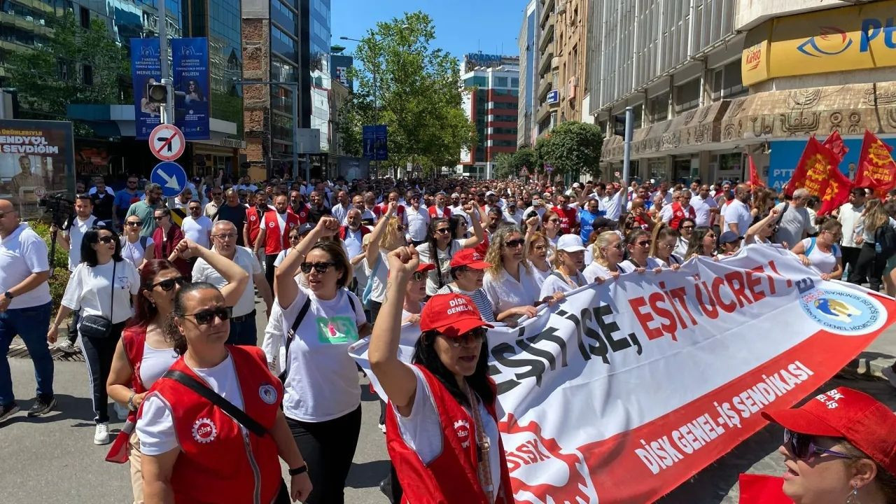 Grev kararı alan sendika yöneticisinin 58 akrabası belediye çalışanı çıktı - Resim: 1