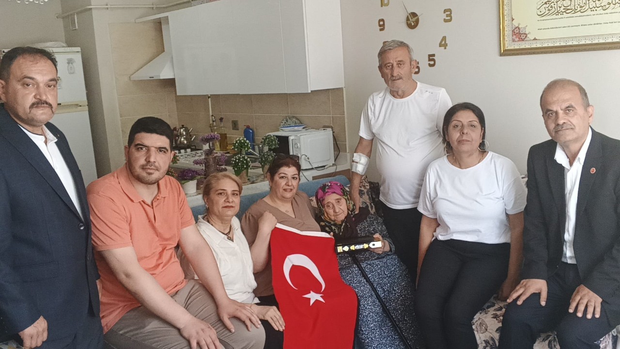 MHP Kocaeli Teşkilatı şehit annesini ziyaret etti