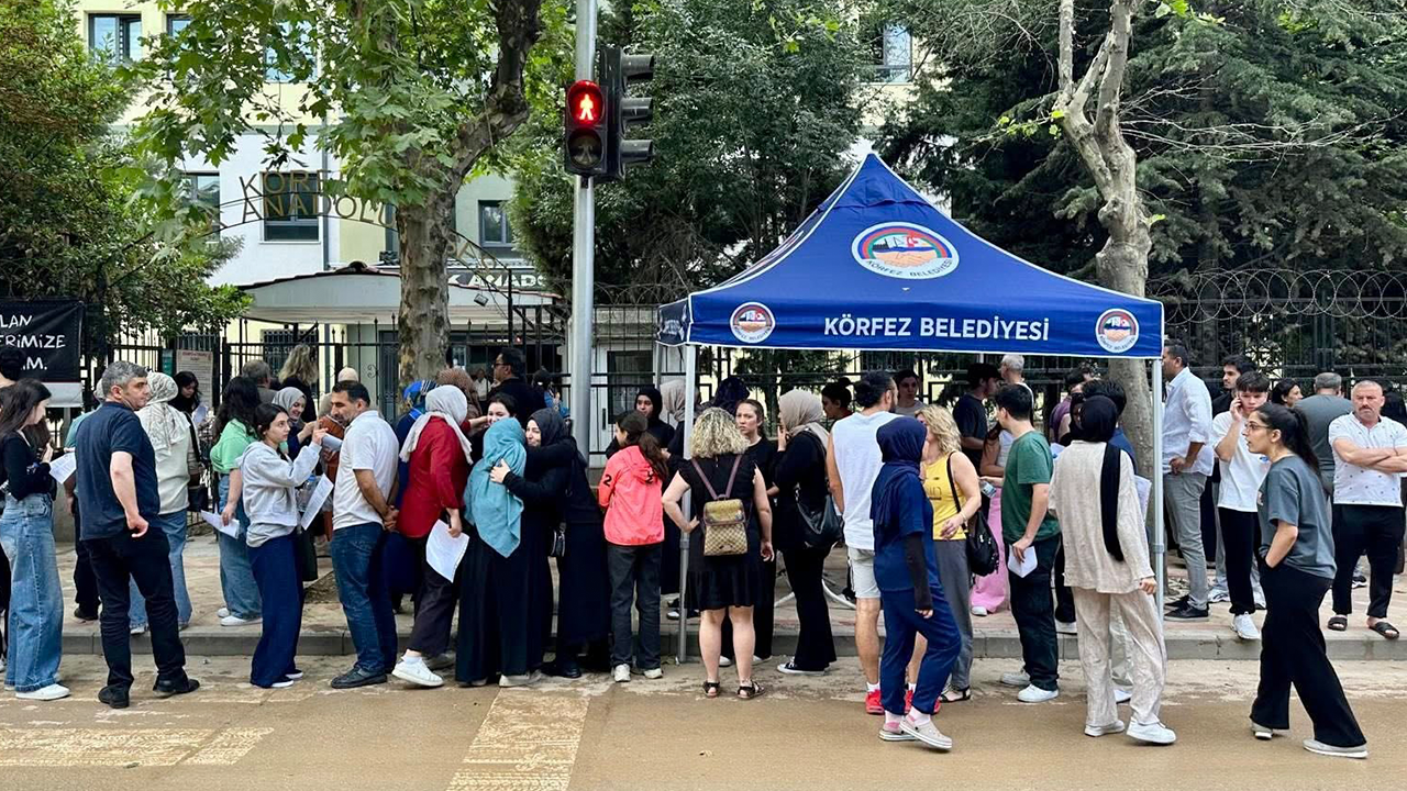 Körfez Belediyesi'nden YKS’ye giren öğrencilere destek!