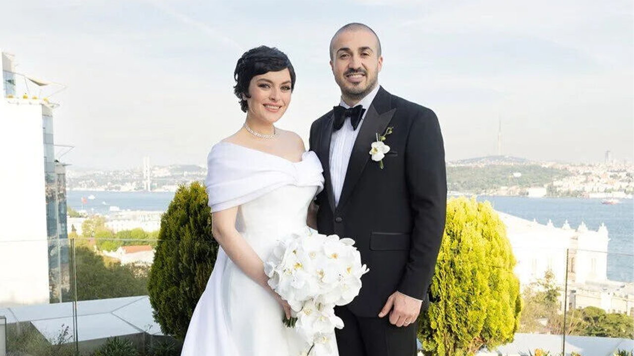 EZGİ MOLA İLE MUSTAFA AKSAKALLI Boşandı