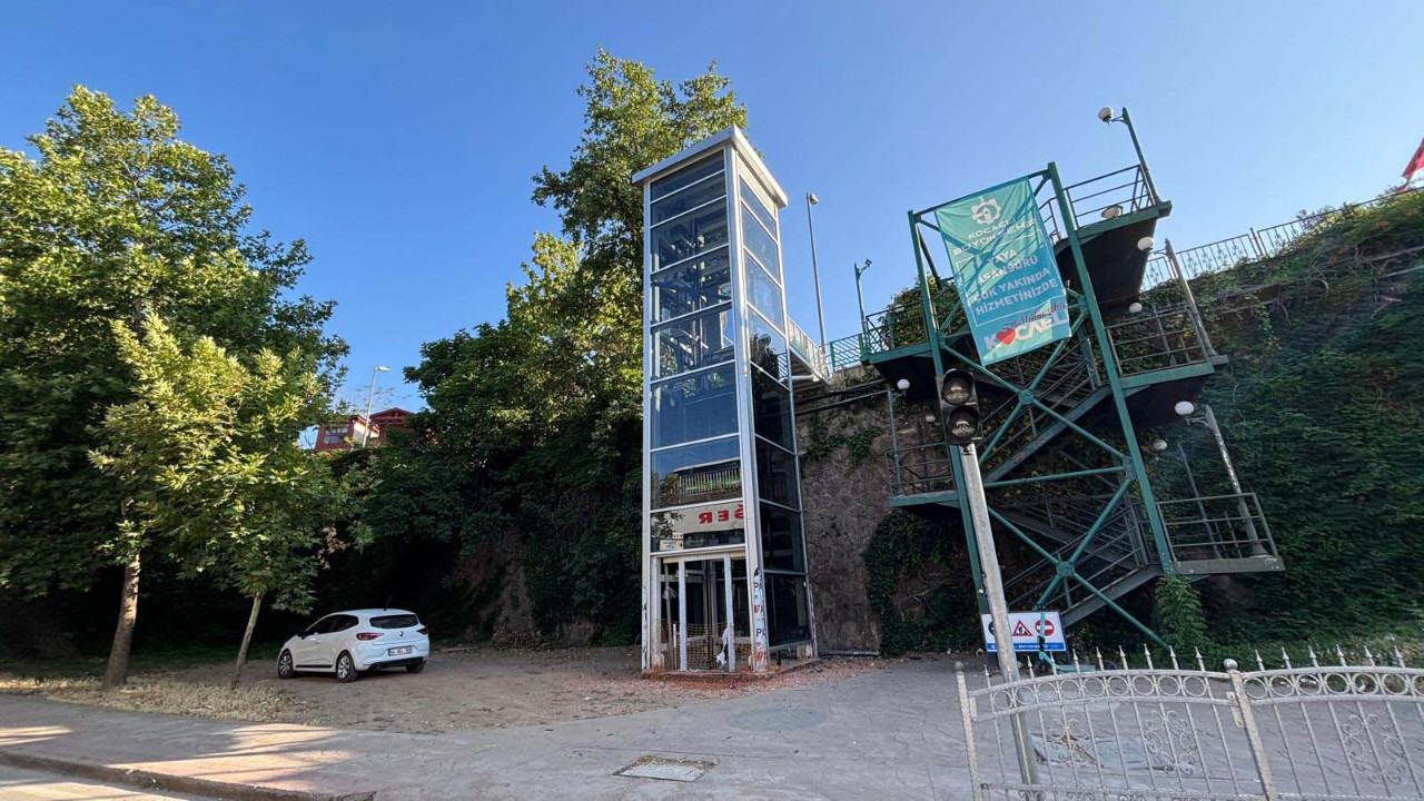 Camları da takıldı... Asansör inşaatı hız kazandı