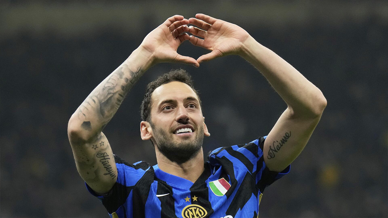 Milli futbolcu Hakan Çalhanoğlu'ndan üzücü haber!