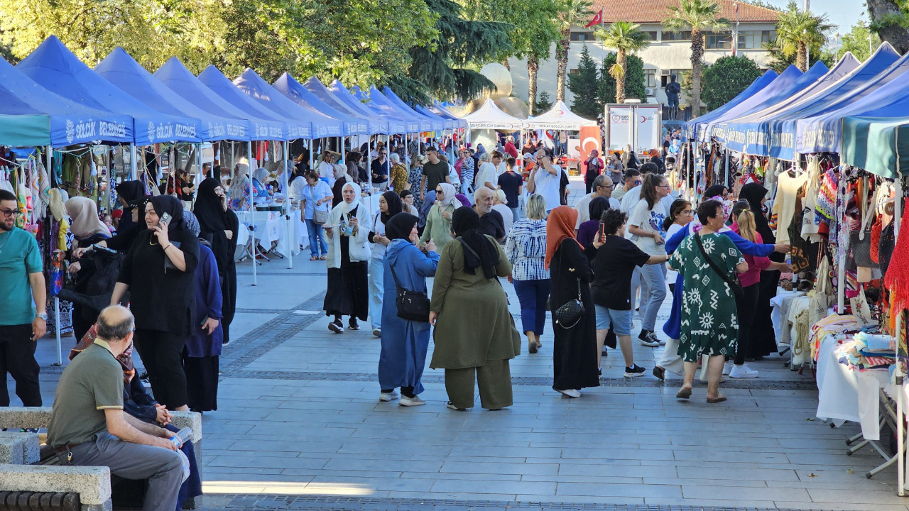 Gölcük'te 15. Yaz Şenliği başladı