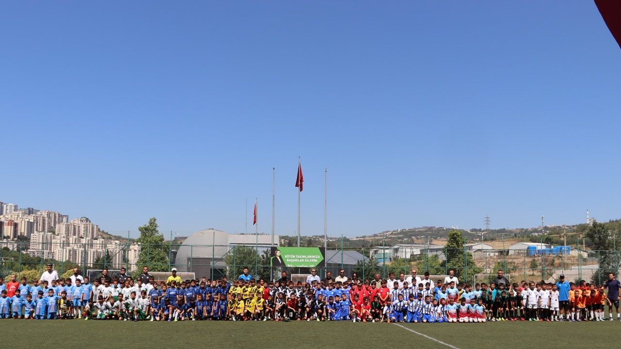 İzmit’in kurtuluşuna çok yakıştı!